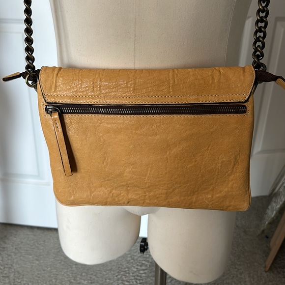 BEAUTIFUL MAXON COLLECTION PEBBLED LEATHER HANDBAG. Yellow-tan color. VG/EUC. - Picture 4 of 13